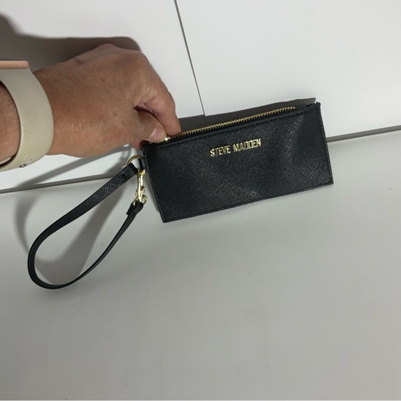 Steve Madden Black Zippered Four Card Wristlet w/Gold Hardware & Faux Gold Logo - Picture 3 of 16